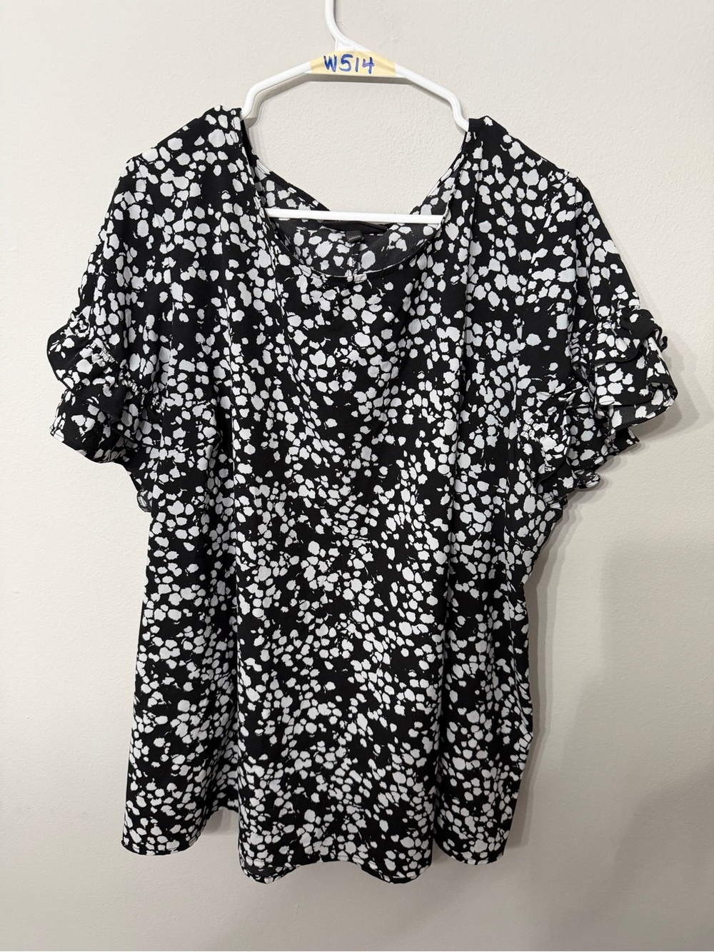Women’s Lane Bryant Size 22 Black White Ruffle Sleeve Blouse Plus Size